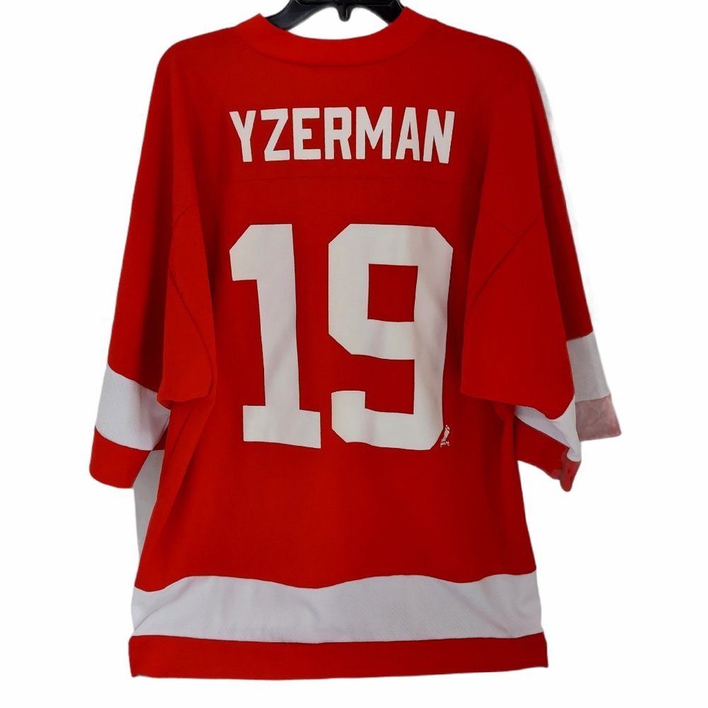 VTG Logo 7 Mens XL Hockey Jersey Detroit Red Wings